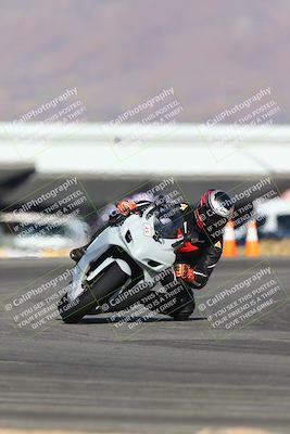 media/Jan-14-2024-SoCal Trackdays (Sun) [[2e55ec21a6]]/Turn 16 Set 2 (1125am)/